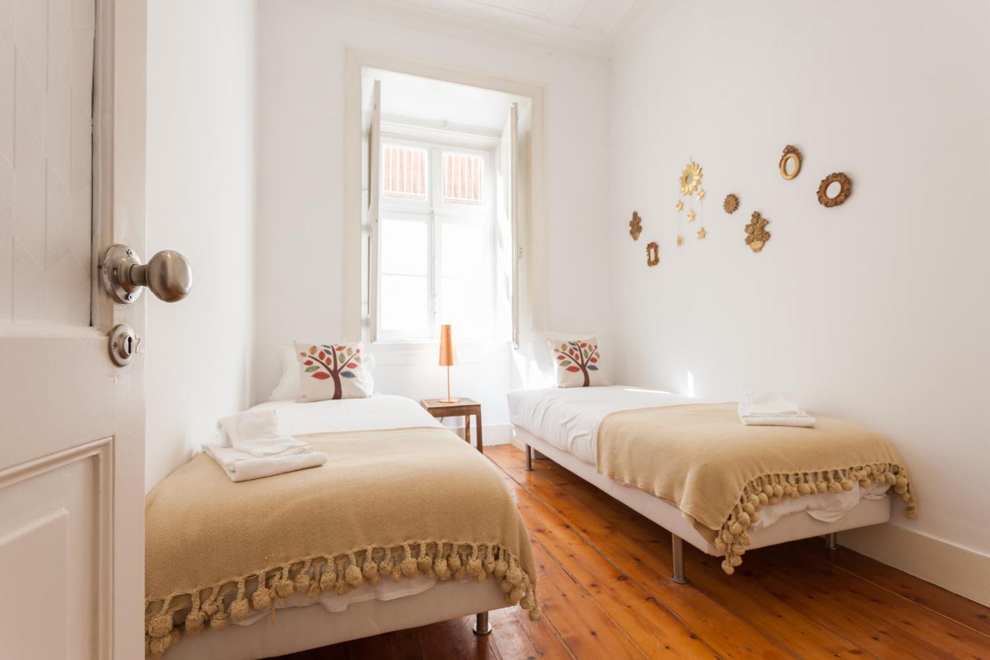 Tejo Vintage Three-Bedroom Apartment - By Lu Holidays Lisboa Extérieur photo