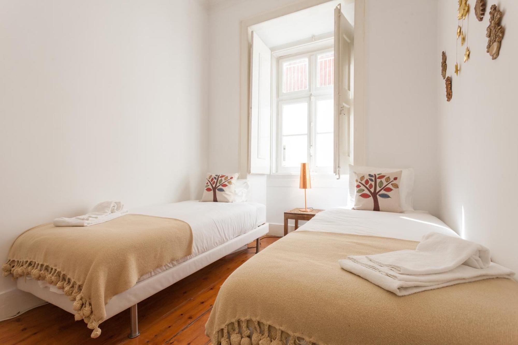 Tejo Vintage Three-Bedroom Apartment - By Lu Holidays Lisboa Extérieur photo