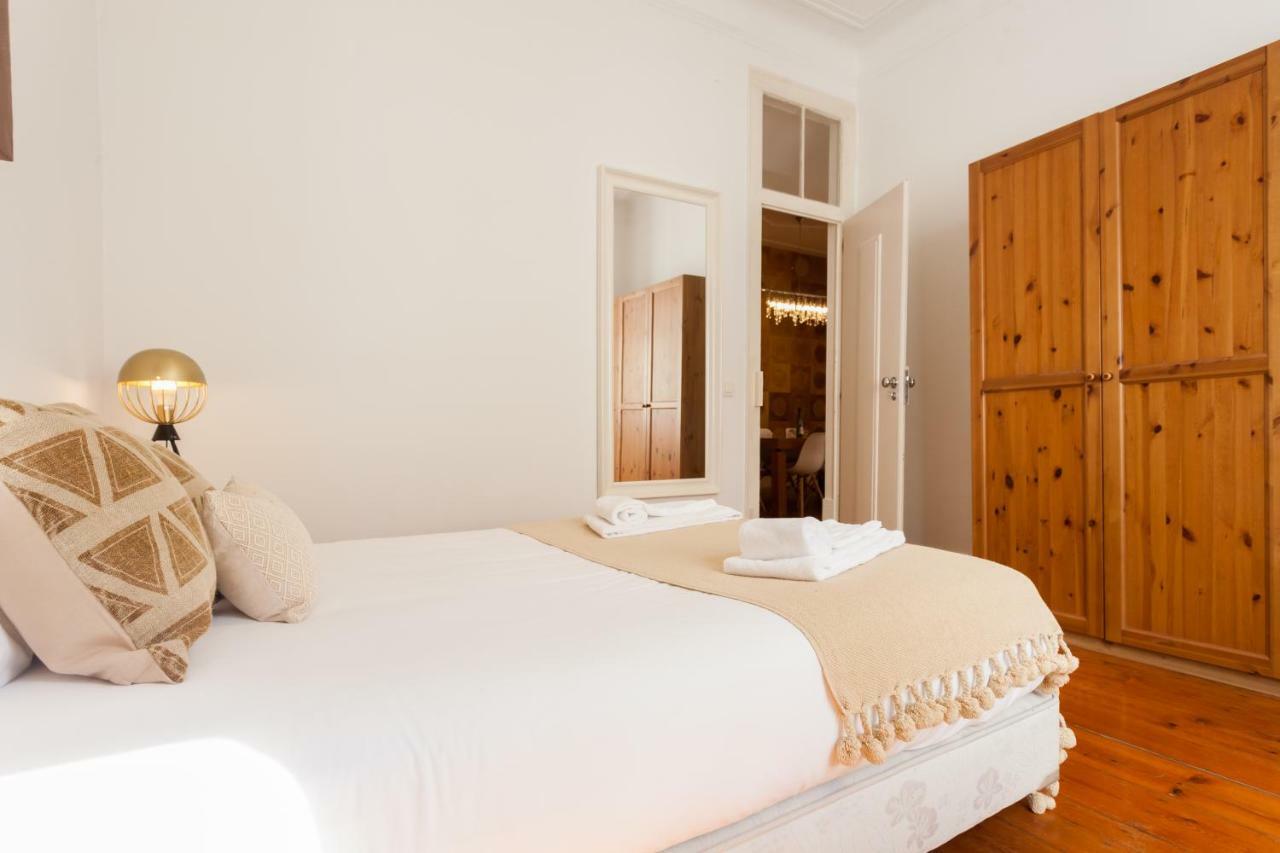 Tejo Vintage Three-Bedroom Apartment - By Lu Holidays Lisboa Extérieur photo